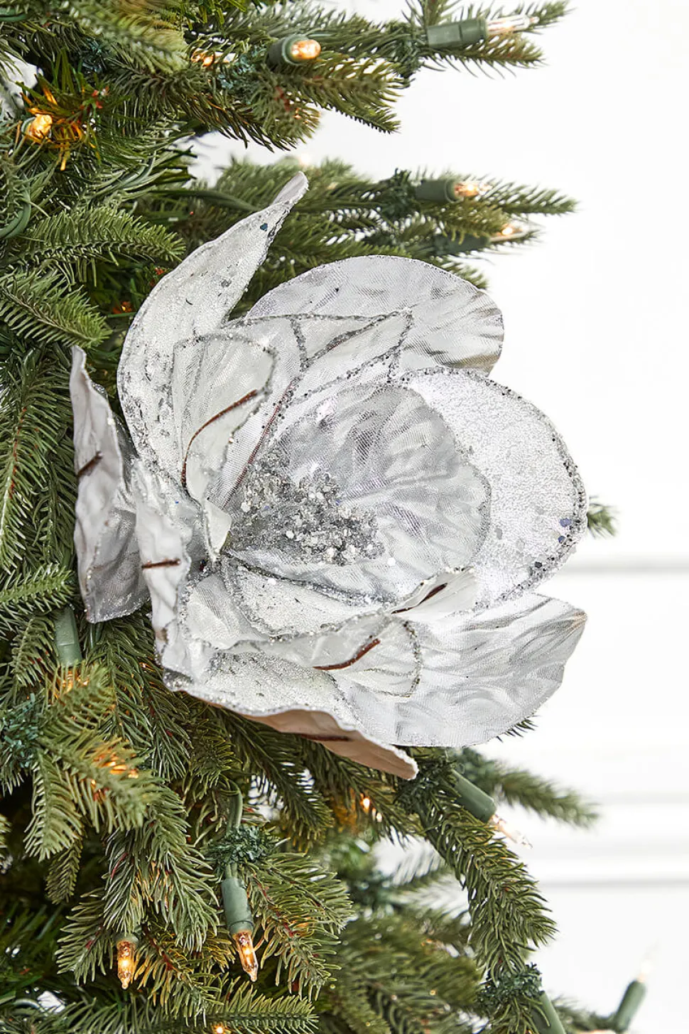 22" x 11" Silver Flower Metallic Stem