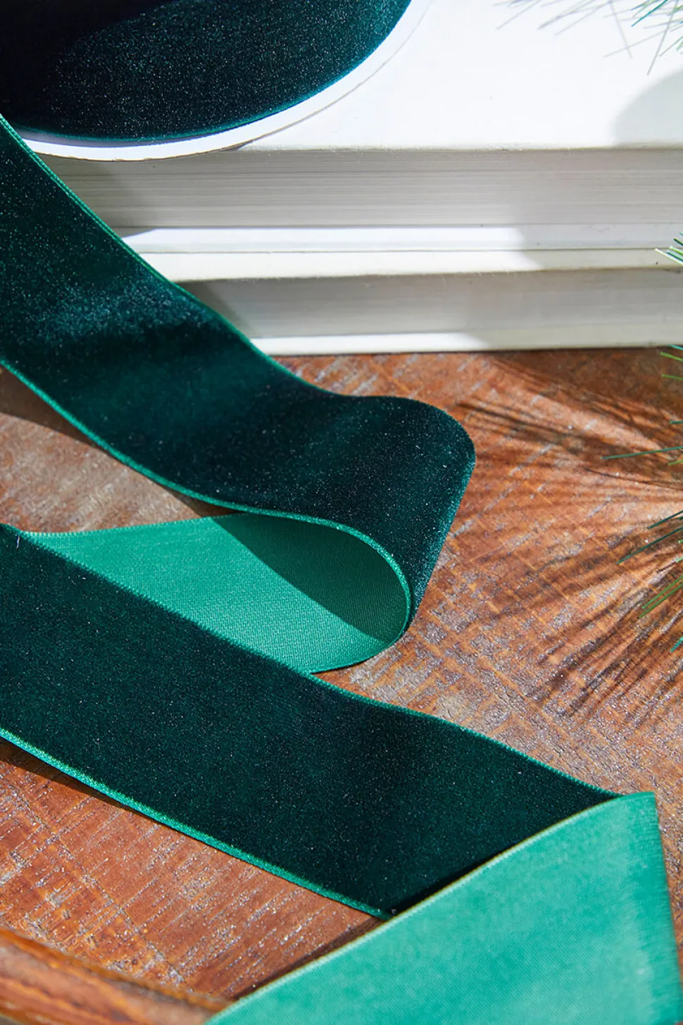 1.5" x 10 Yard Dark Green Unwired Velvet Ribbon